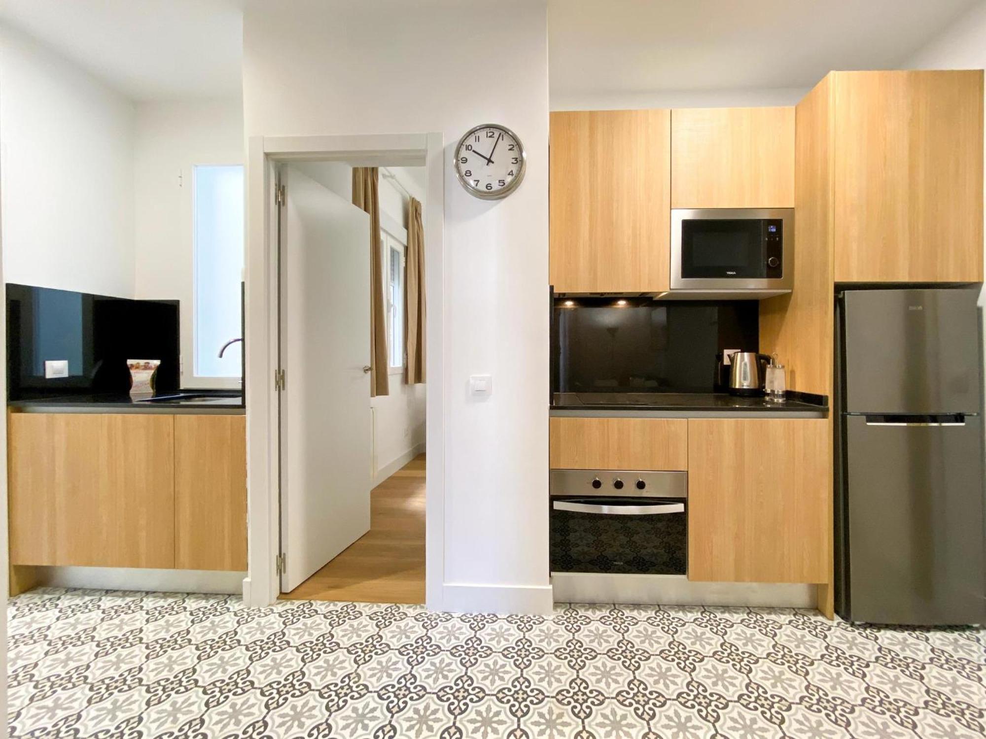 Montaber Apartments - La Paz Market Madrid Room photo