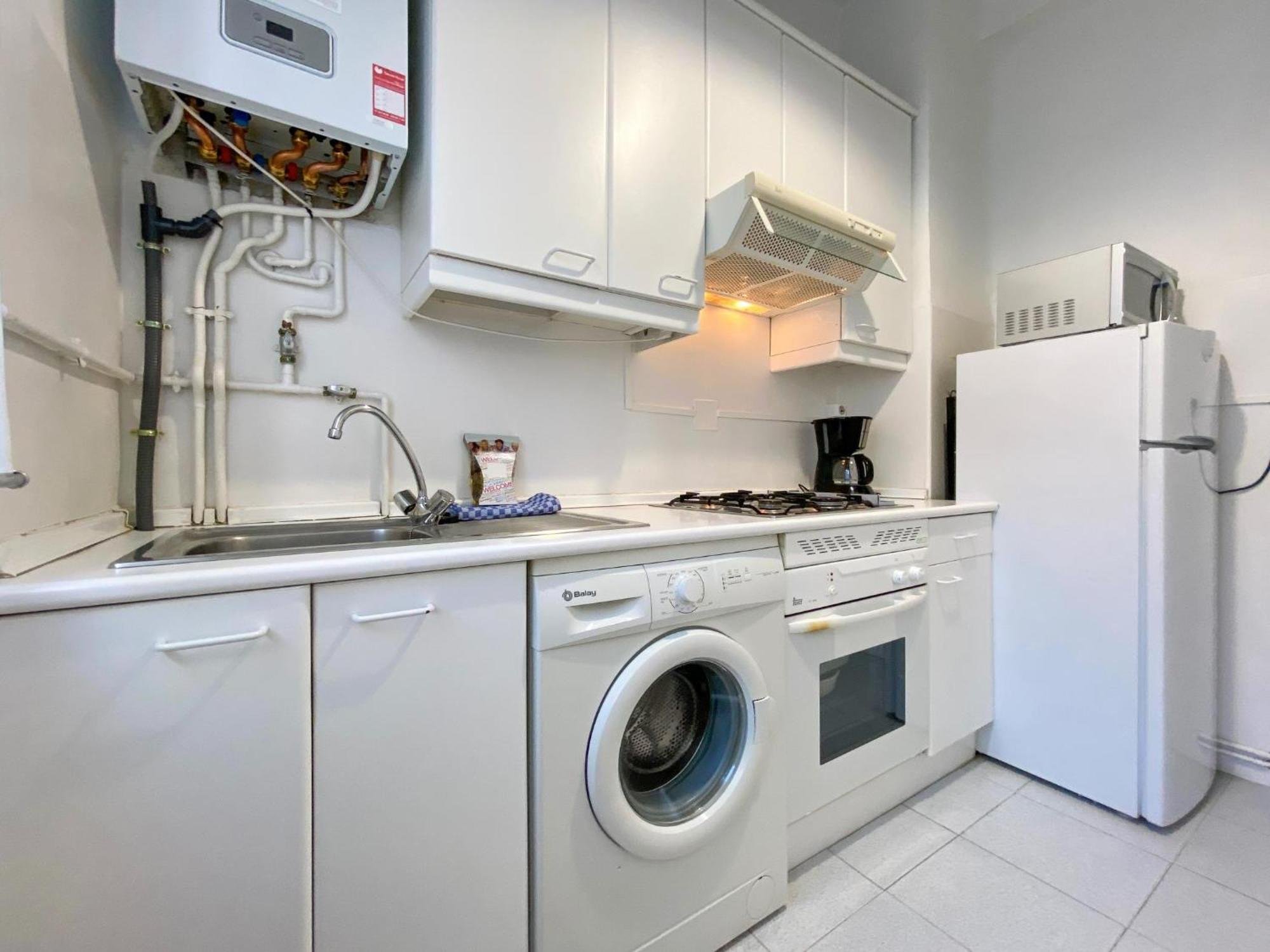 Montaber Apartments - La Paz Market Madrid Room photo